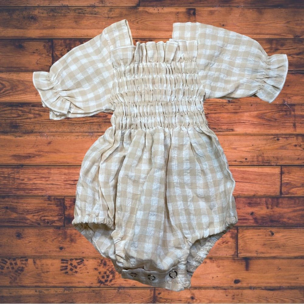 5 for $25🔥Nude Plaid Snap Bottom Blouse‎ Baby Size 0-3 Months